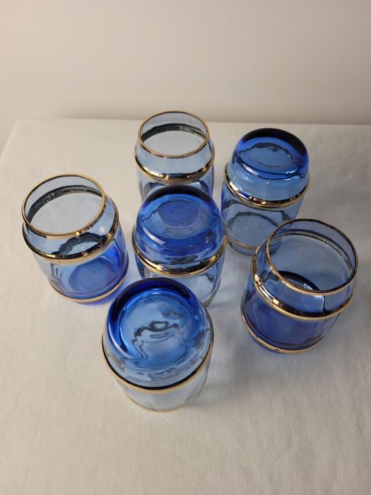 Zestaw 6 szklanek do napojów niebieskie szkło vintage