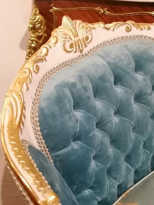 Bergère  (ou Cadeirão, Poltrona, Cadeira de braços), estilo Luís XV.