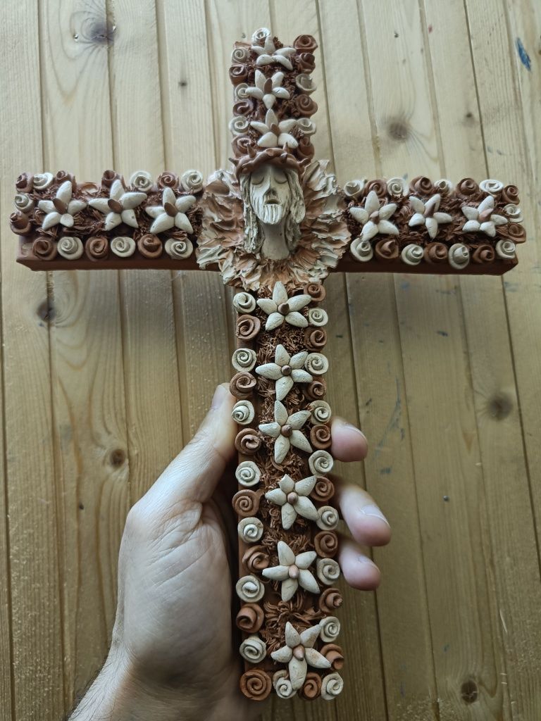 Crucifixo em barro de Barcelos