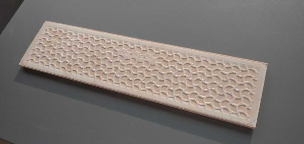 Białe kafelki hiszpańskie ścienne nowe 32cm podłużne kalibrowane 2,5m2