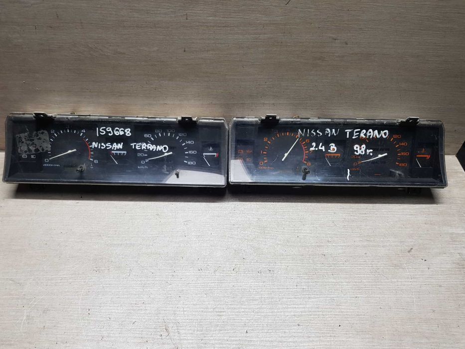 Панель приладів (спідометр, приборка) Nissan Terrano 1987-2000р. 2.4