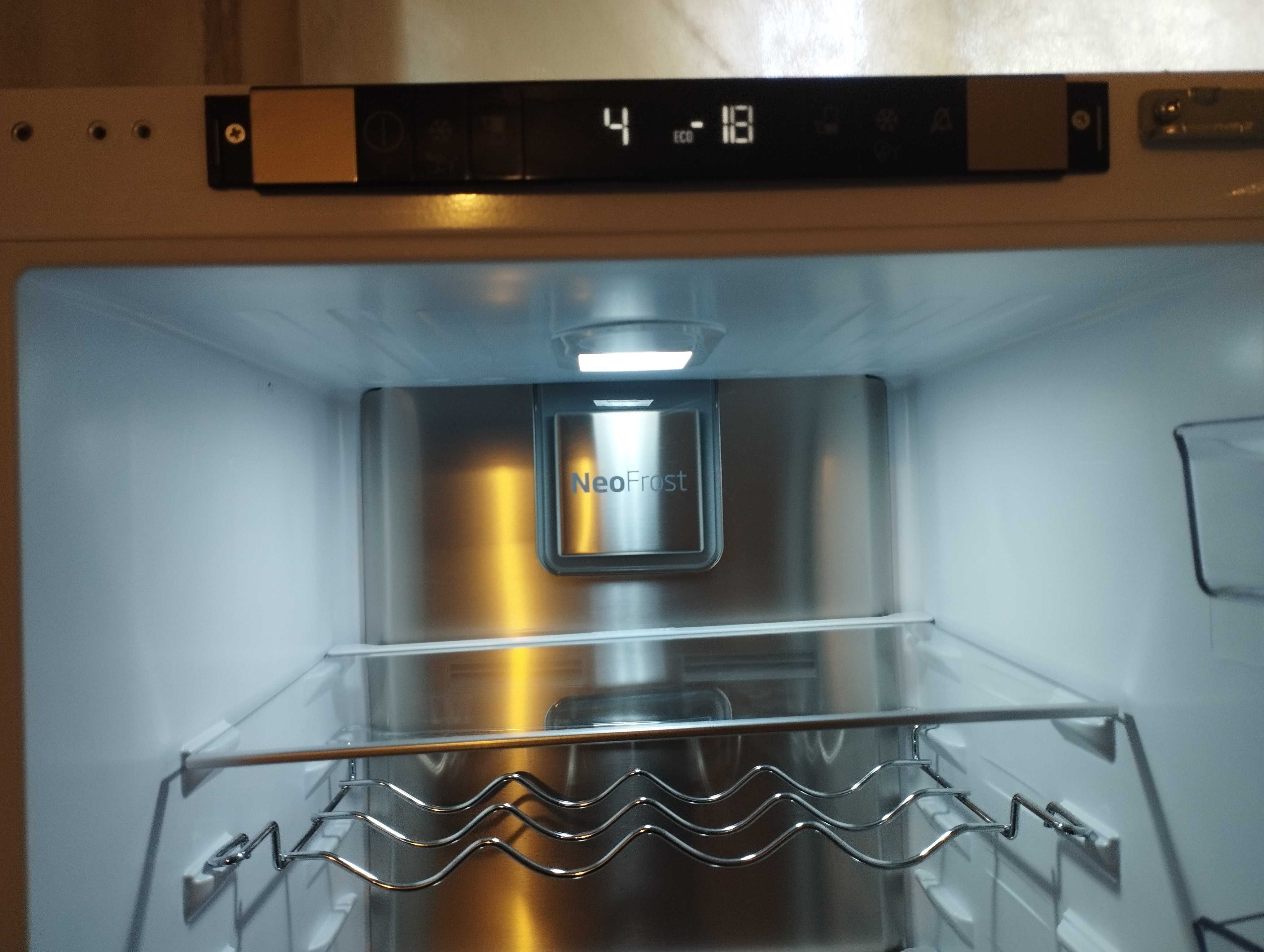 Холодильник під звбудову новий із Німеччини