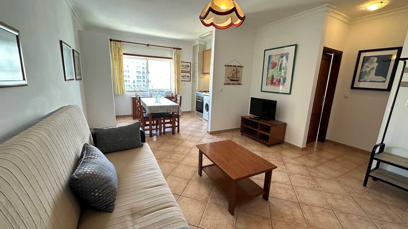JUL/SET - T1 Praia Rocha (Piscina + Garagem) – 200m da praia a pé