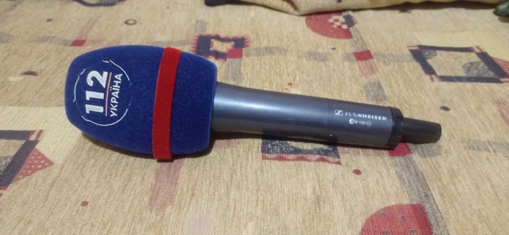 Радиомикрофон SENNHEISER ew 100 с подставкой