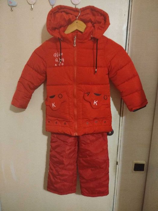 Зимовий комбінезон  для дівчинки 4-6 років( куртка+ полукомбінезон)