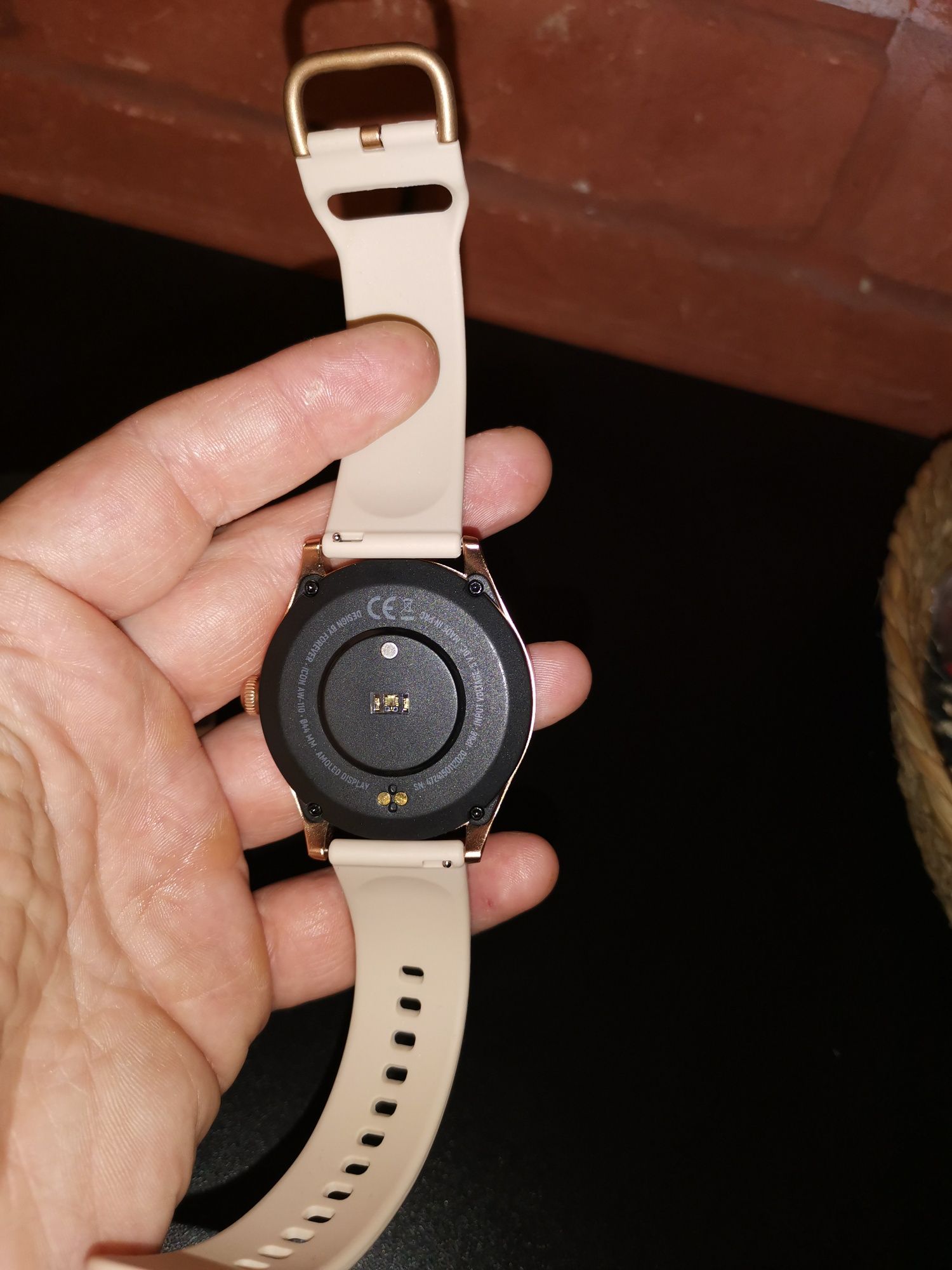 Nowy damski smartwatch Forever Icon II AW-110