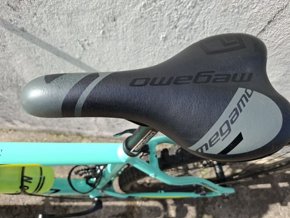Bicicleta BTT Megamo, tamanho 29, em rigoroso estado.