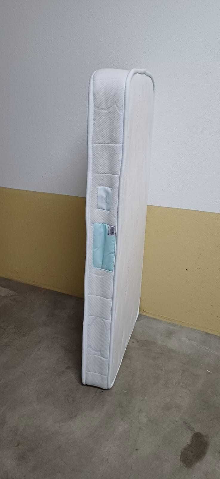 Cama / berço bebé