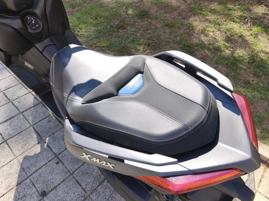 YAMAHA XMAX 300  de 2023, apenas com 11.045 Kms
