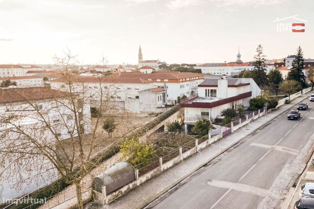 Moradia T5 Avenida Beato Nuno A 5 Minutos  Do Santuário De Fátima