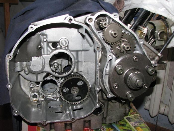 Двигун Yamaha YZF600R, зчеплення, шток. Двигатель