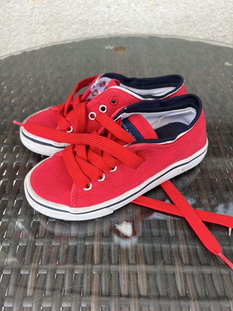 Czerwone trampki Tommy Hilfiger 28