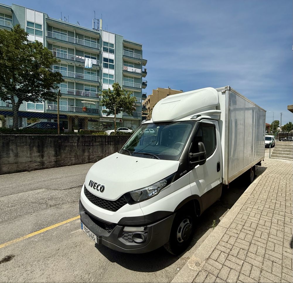 Iveco Daily com Plataforma