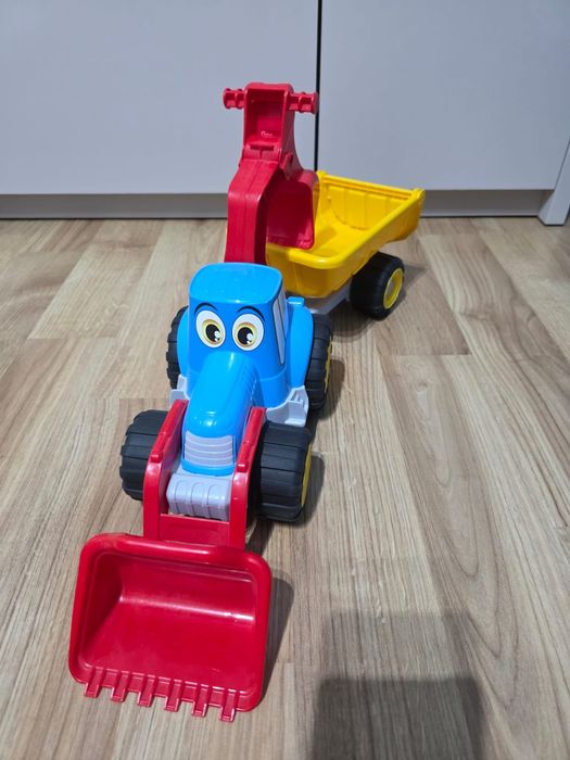Traktor z przyczepą zabawka