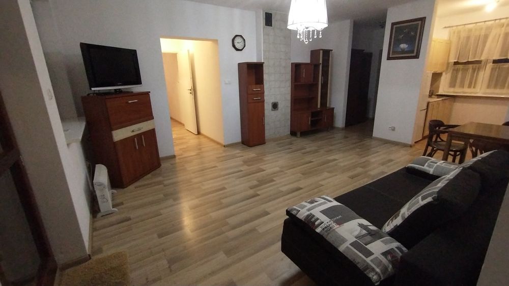 Wynajmę pół domu - osobne wejście. Osiedle zamknięte. Od grudnia