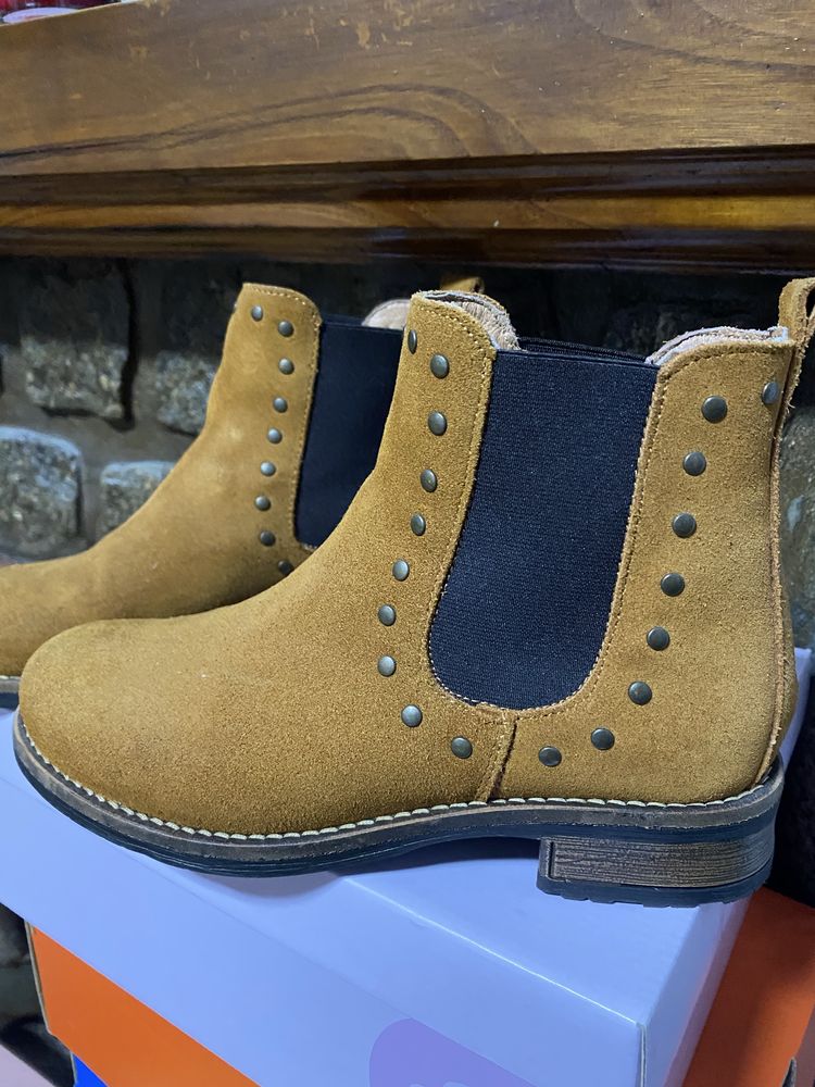 Bota em camurça - Calçado Guimarães