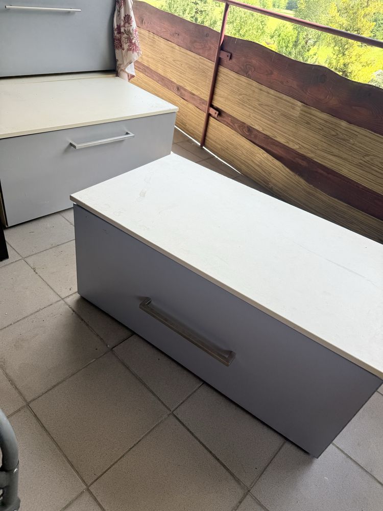 6 szuflad na kolkach