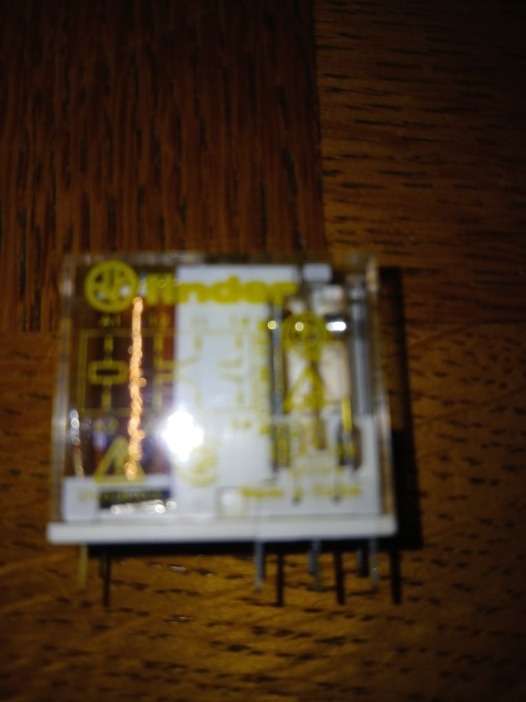 Przekaźnik miniaturowy finder