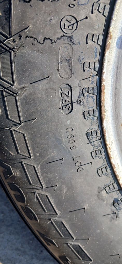 Диски р  з резиною nokian 255 70 15  р15 6 139.7  мітсубісі паджеро 2