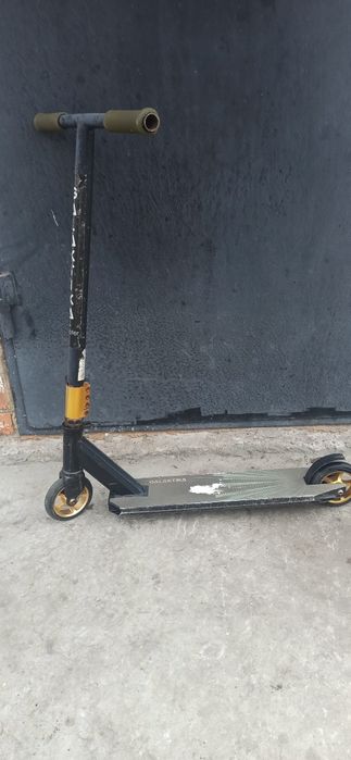 Самокат трюковий галактика