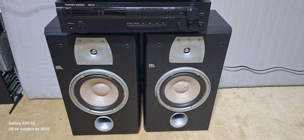 Amplificador receiver harman kardon  mas colunas jbl