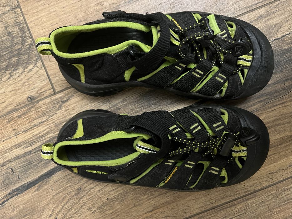 Sandały Keen Big Kid's Newport H2 black/lime 32/33