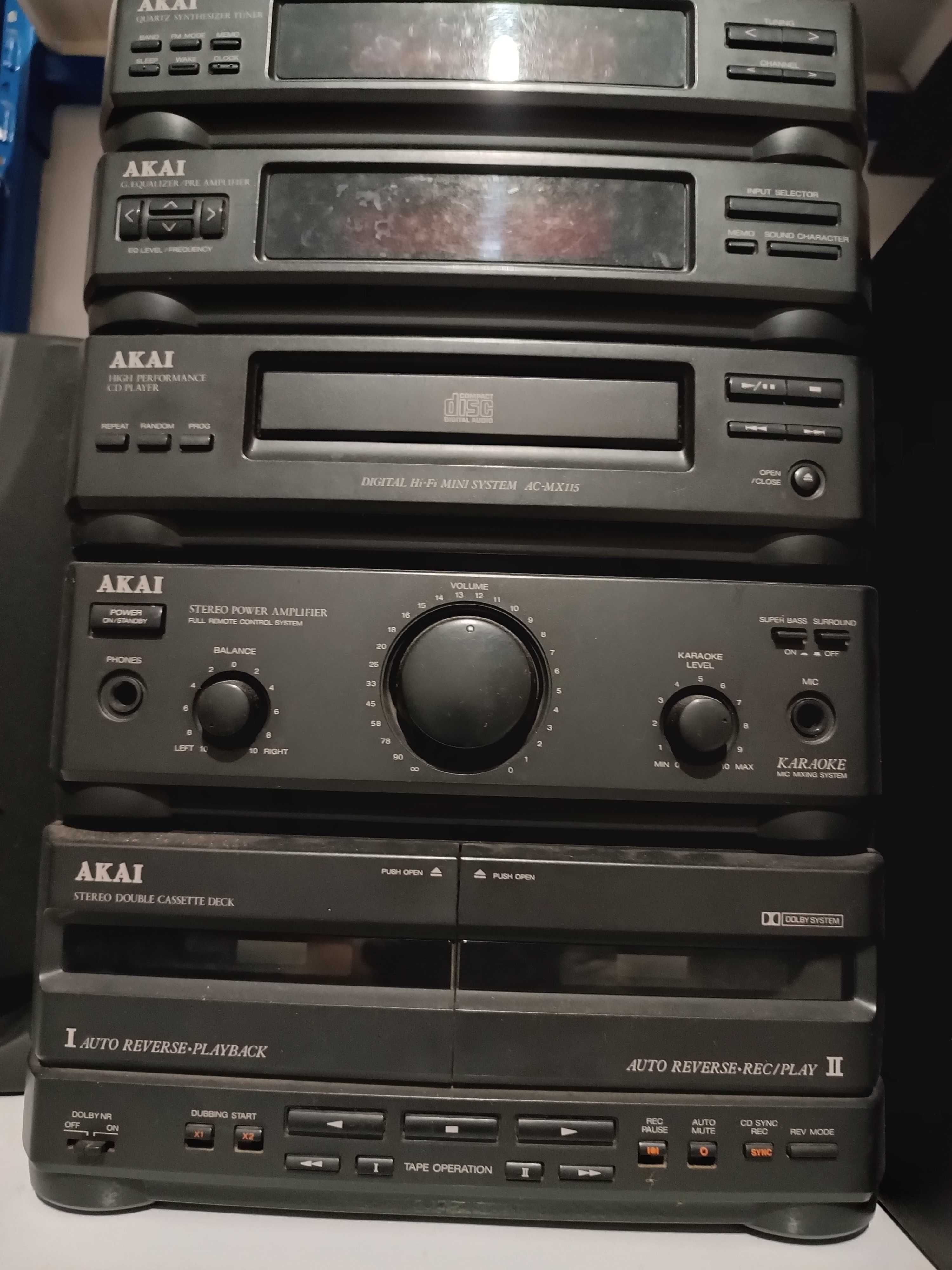 Aparelhagem AKAI  com comando