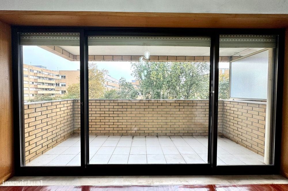 T3 com suíte e varanda no centro de Braga / Arrendamento