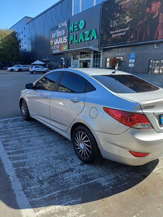 Продам  Hyundai accent 1.4 бензин