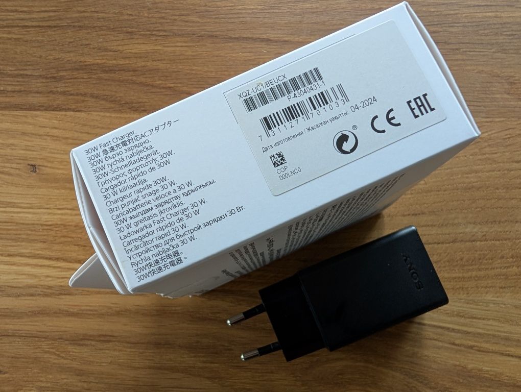 Oryginalna szybka ładowarka sieciowa 30W Sony XQZ-UC1 USB-C