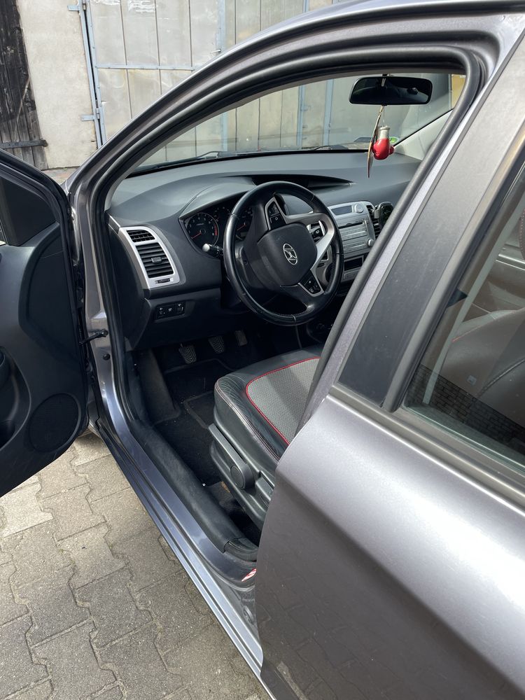 Hyundai i20 wersja premium 1.4