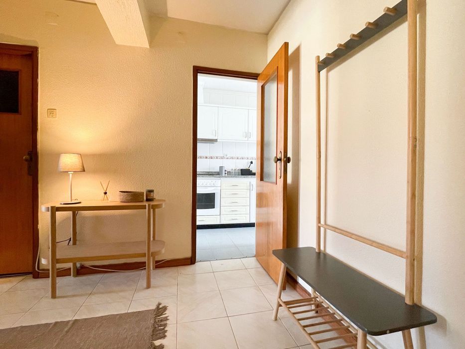 Quarto em Matosinhos, ao pé do Metro Parque Real (Despesas Incluídas)