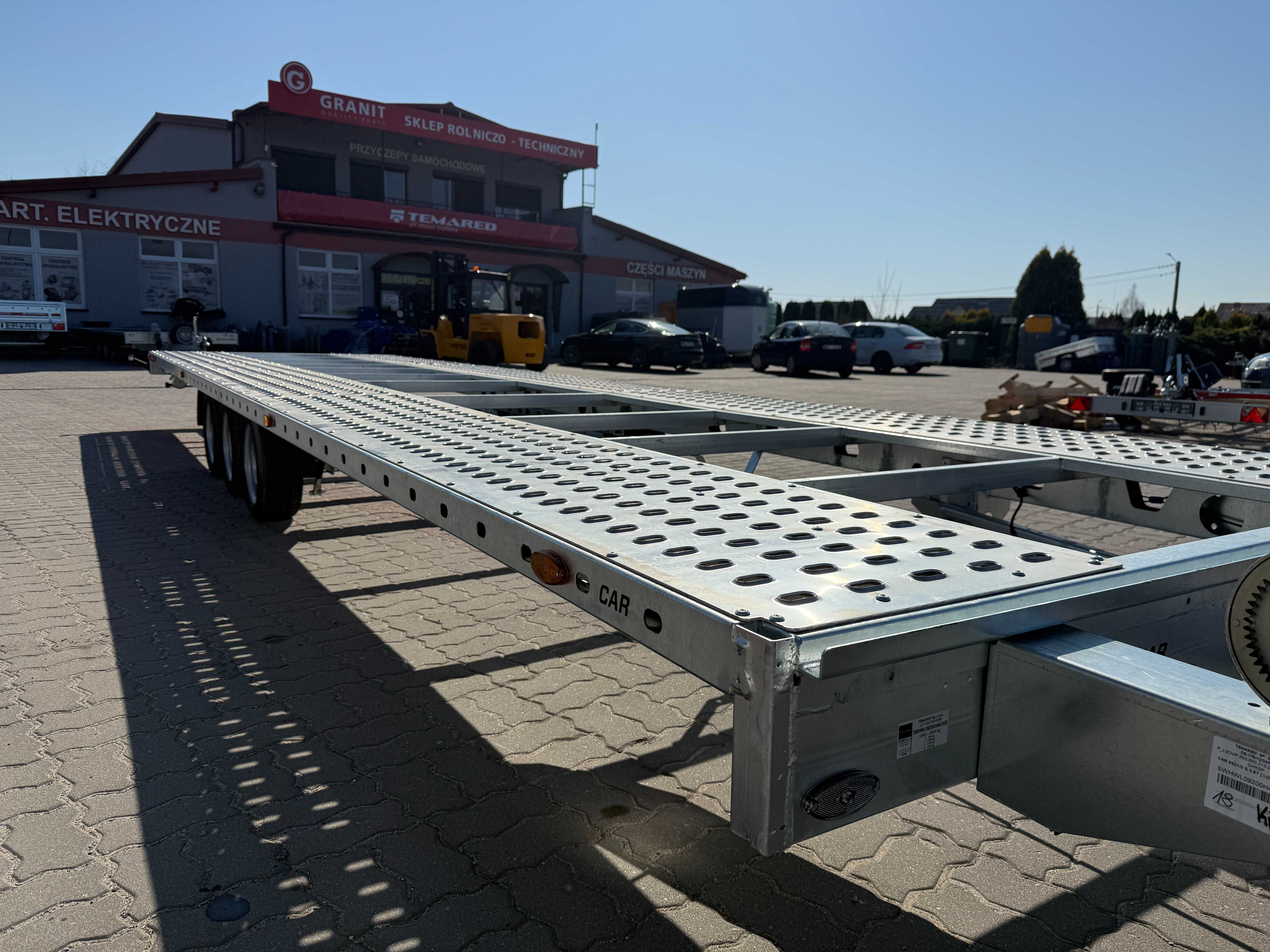 Laweta trzyosiowa na 2 Auta Temared Car 8.5x2.1 o DMC3.5T LOHRY ALU