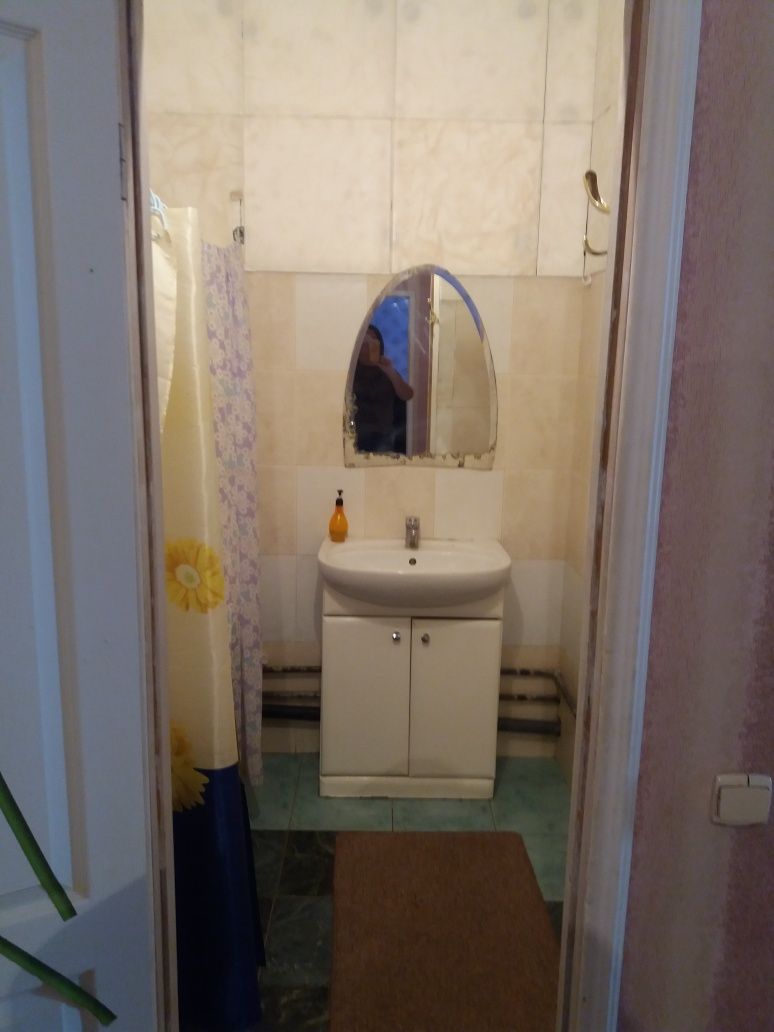 Здаю квартиру посуточно 7 спальних місць.Можливо на місяць Київ.