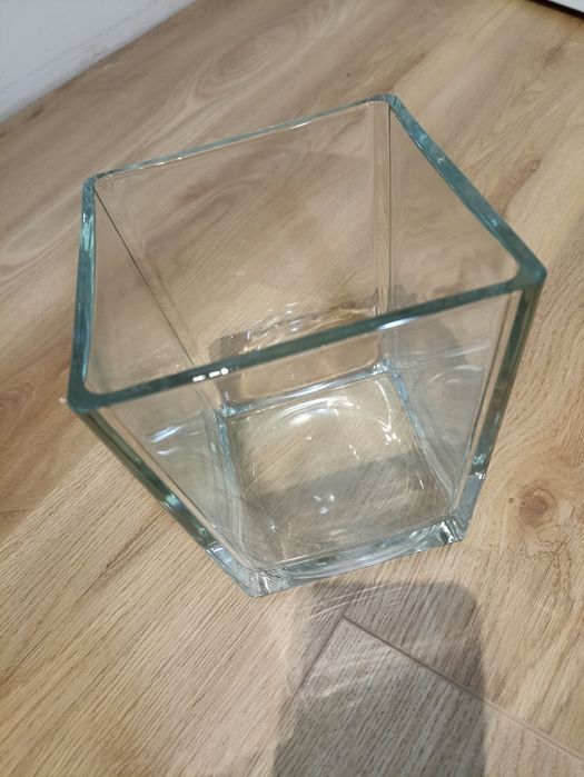 Kwadratowy wazon szklany 17x14cm