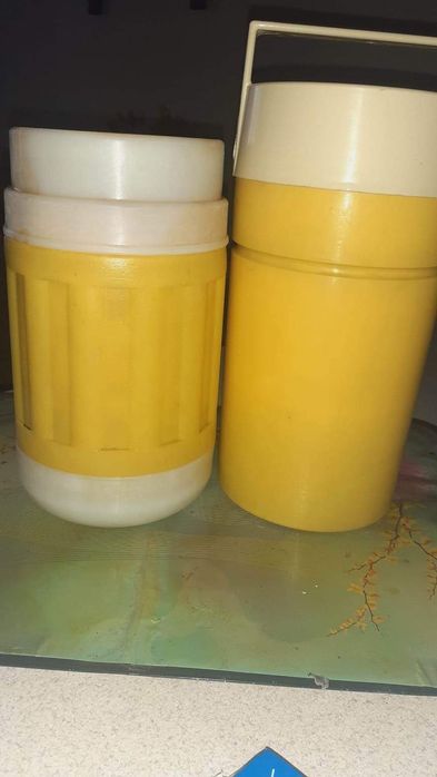 Dwa termosy obiadowe