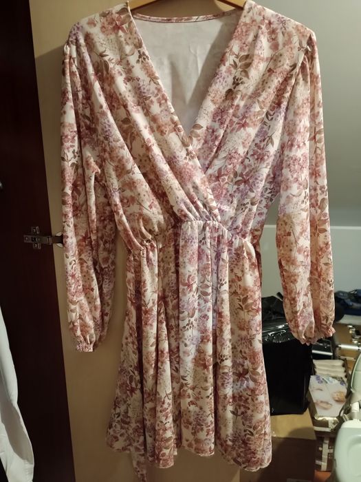 Sukienka w kwiaty z paskiem rozmiar uniwersalny