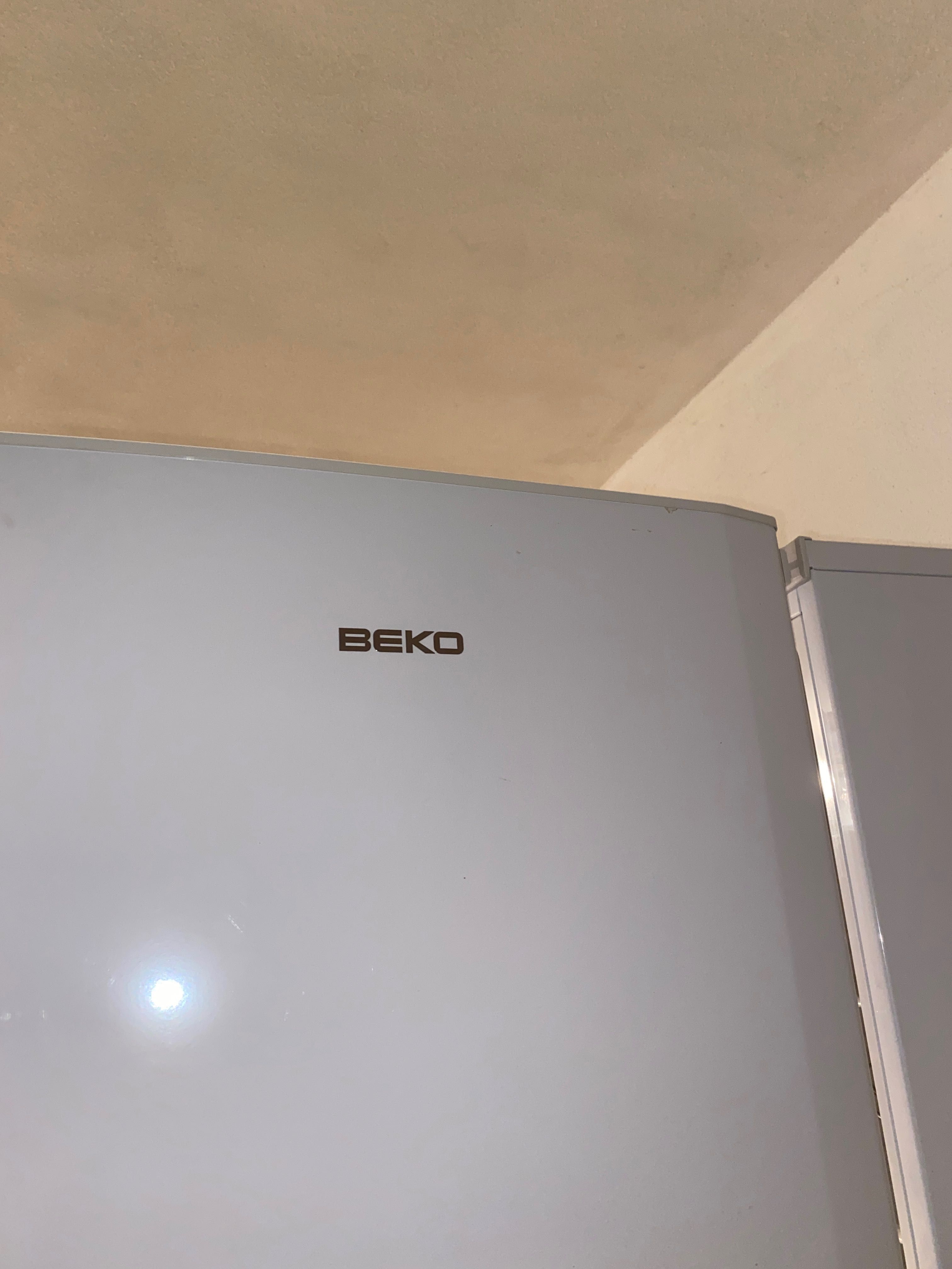 Frigorífico branco Beko (+arca congeladora)