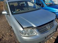 VW Touran 2004' LA7W maska przednia FV transport/dostawa