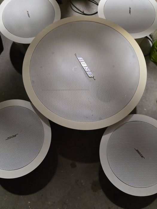 Zestaw nagłośnienia BOSE – 4 głośniki + 1 subwoofer