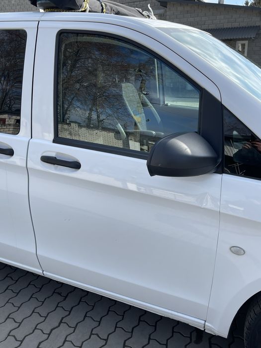 Передні двері білі Mercedes Vito W447 V-Class Viano
