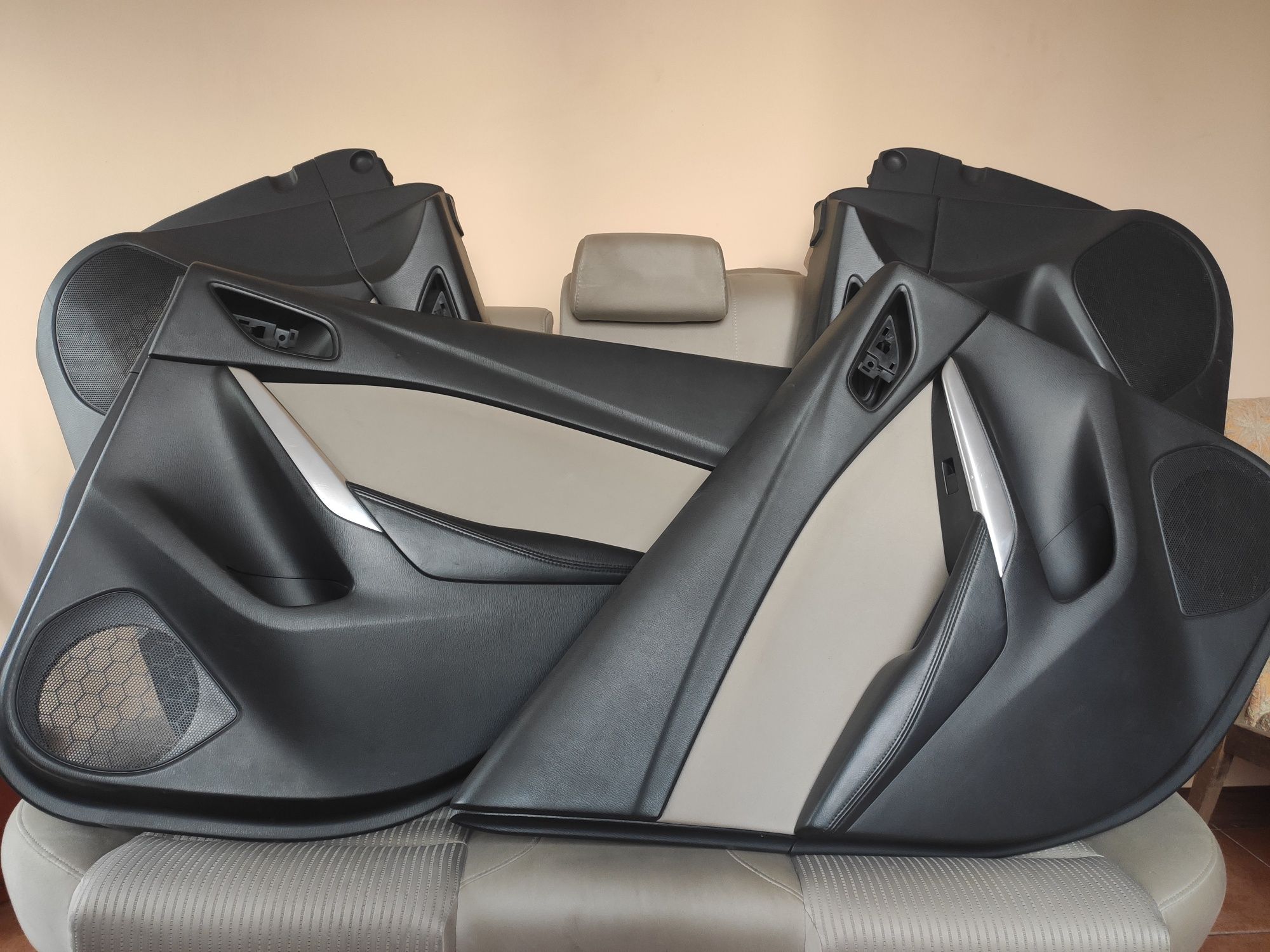 Салон автомобиля Mazda 6