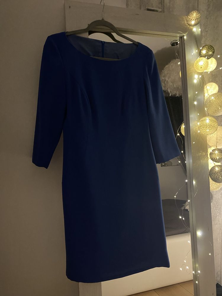 Elegancka taliowana prosta sukienka granatowa , sukienka przed kolano