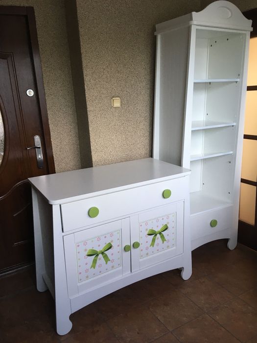 Zestaw mebli dziecięcych (komoda,regał) Pinio Parole