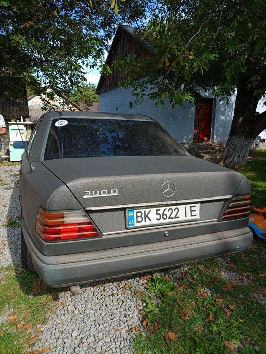 Мерседес бенс 124