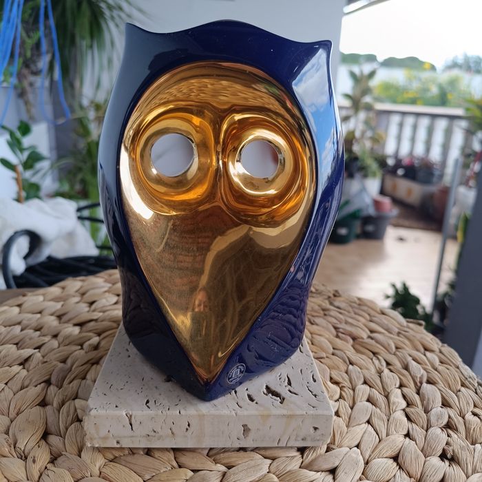 Escultura vitrificada obra  de José Torres Guardia.