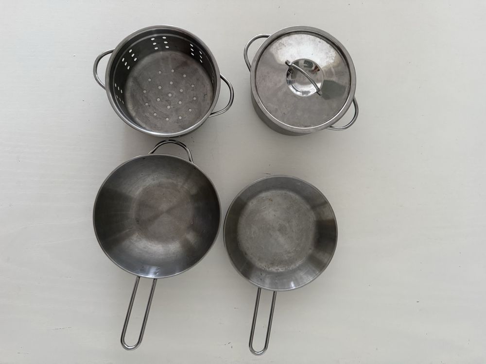Conjunto de panelas de brincar