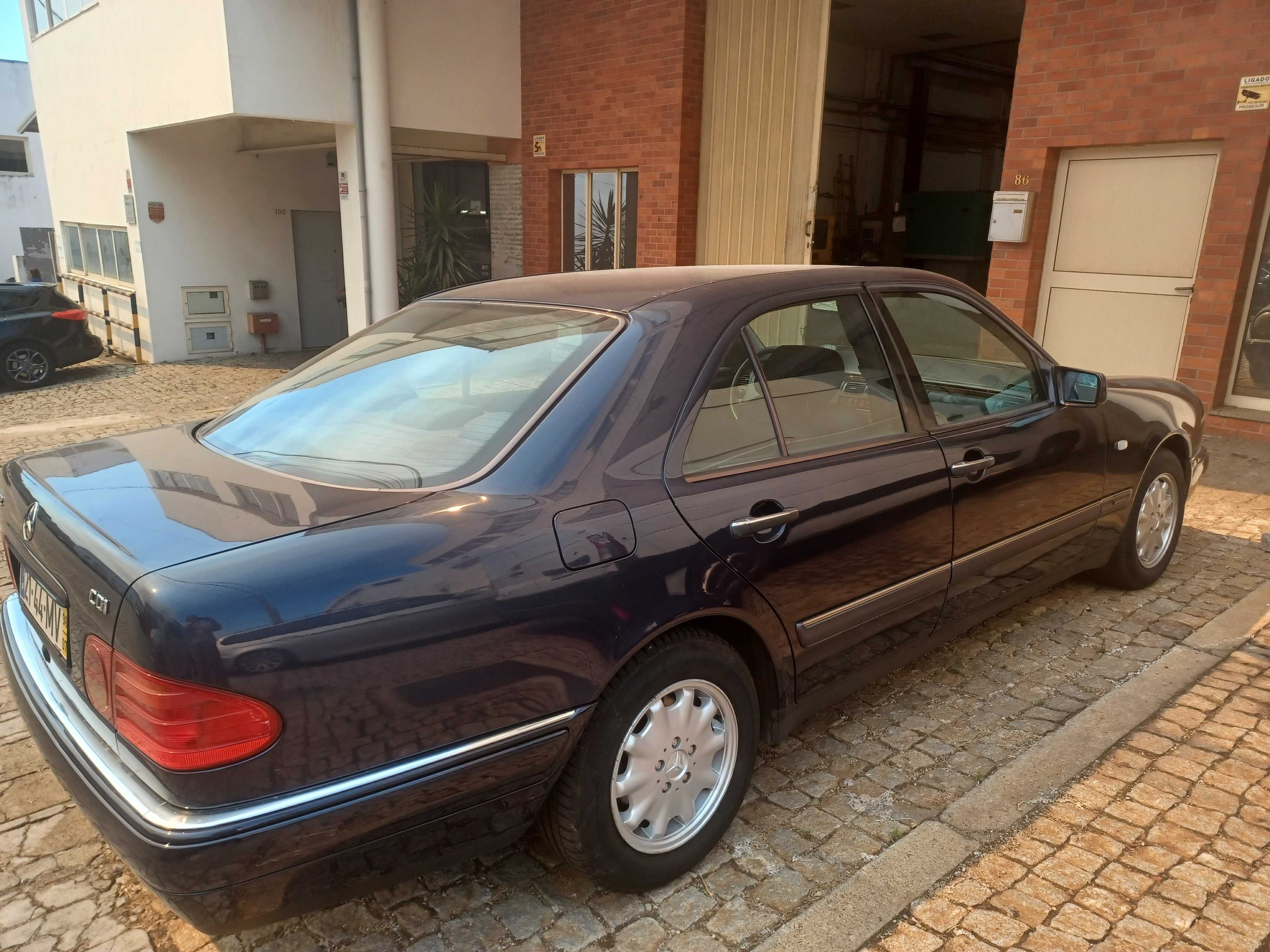 Mercedes modelo 220E CDI