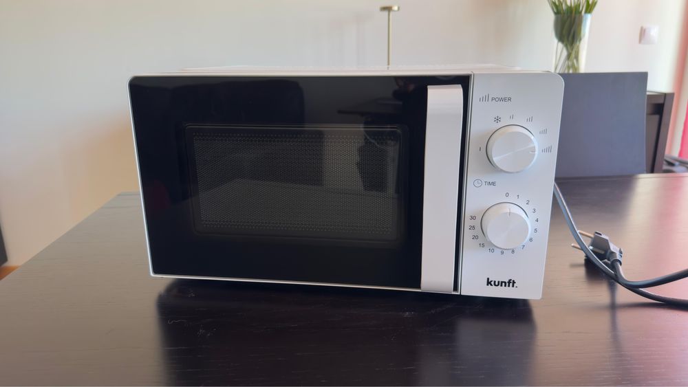 Microondas kunft KMW4459