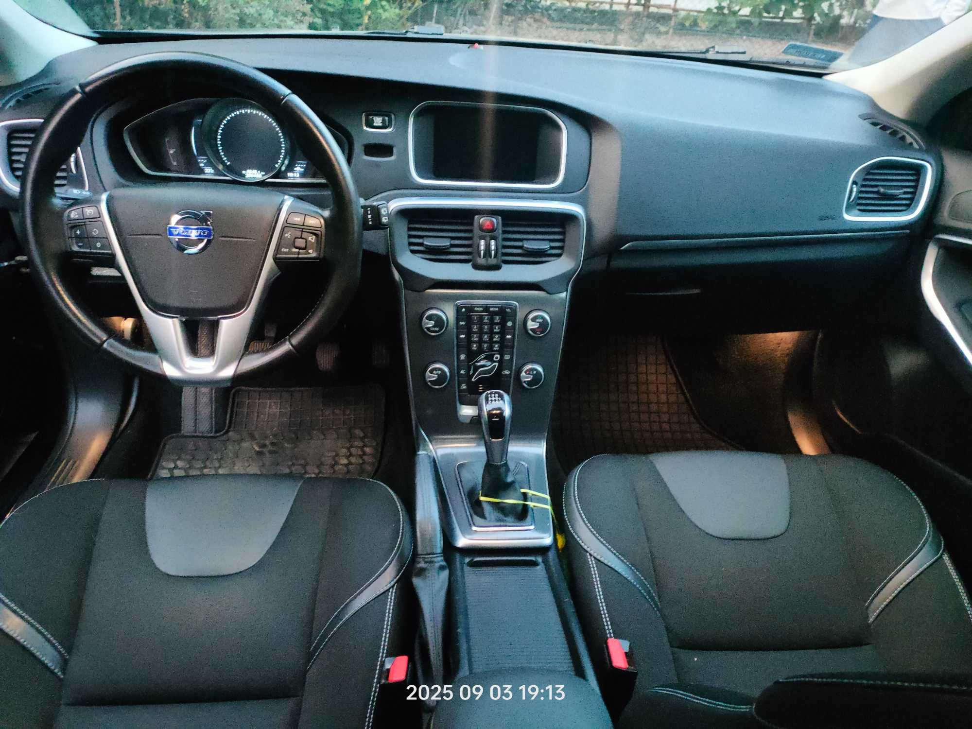 Sprzedam Volvo V60 D2